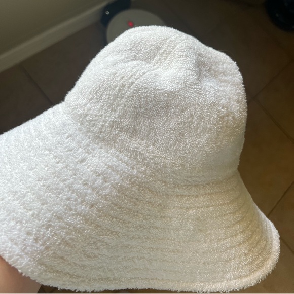 Beige Coach Beach Hat - Picture 4 of 4